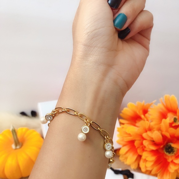 💖NWT Kate Spade Pearly Charm Crystal Bracelet - Picture 2 of 6